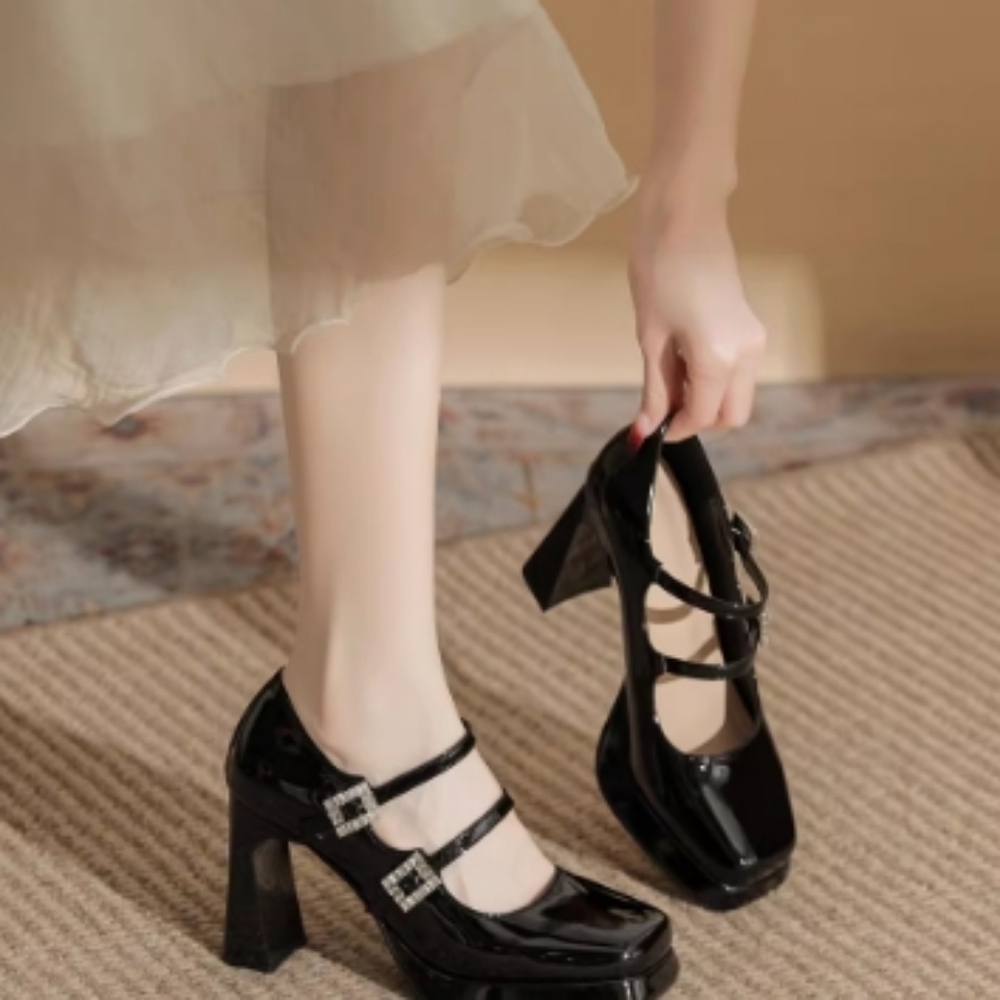 women shoes Heels